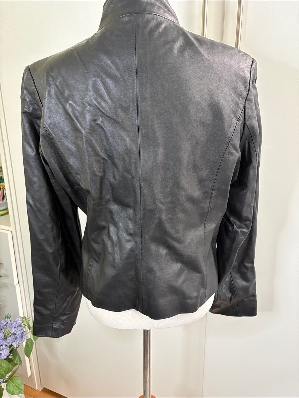 Women's Black Leather Zip-Up Moto Jacket - Picture 5 of 5